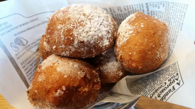 Pearlz Oyster Bar Excited about Eating