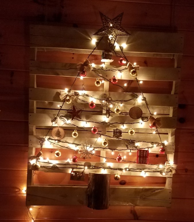 christmas-pallet-tree